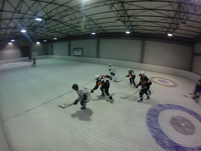Ice hockey friendly game greece : Ice n skate vs Athens Warriors